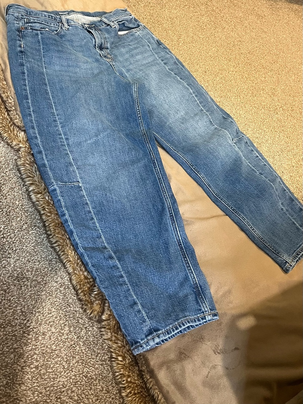 Old Navy Women’s Light Blue Barrel Jeans